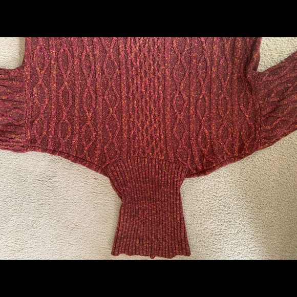Beautiful cable knit sweater with cowl neck, 3/4 length sleeves and side slits. - Picture 2 of 5
